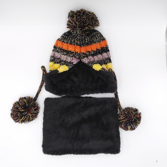 Colorful Knit Pom Pom Hat with Neck Gaiter - Picture 5 of 8